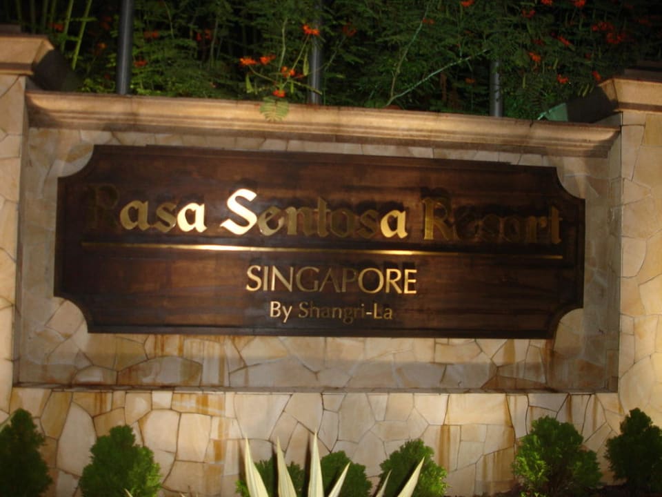 Hoteleinfahrt Hotel Shangri-La's Rasa Sentosa Resort