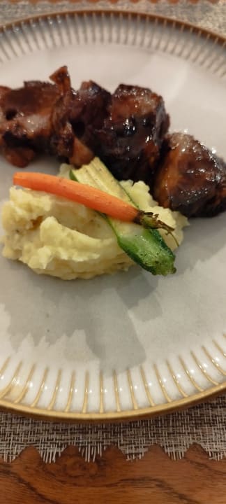 Gastro Acanthus Cennet Barut Collection