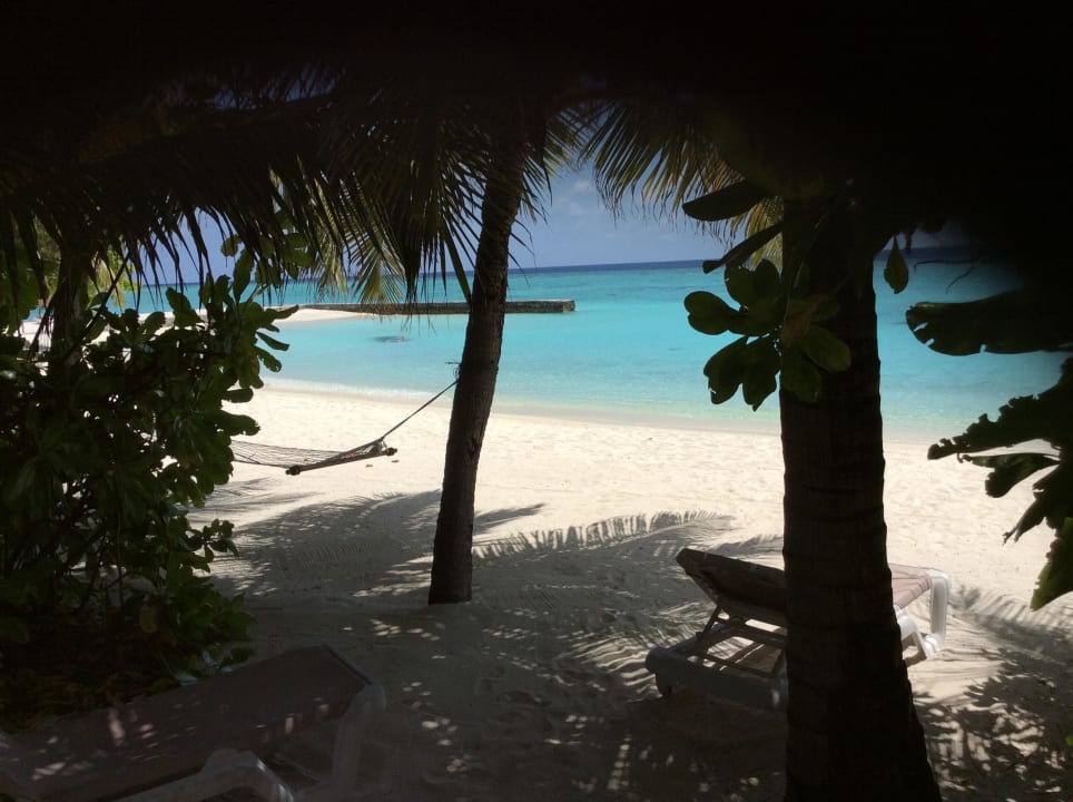 Blick aus der Beachvilla Veligandu Maldives Resort Island
