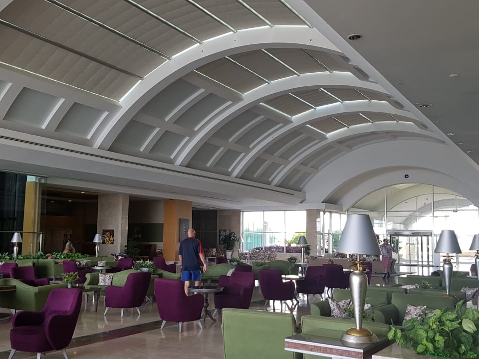 Lobby Hotel Miracle Resort