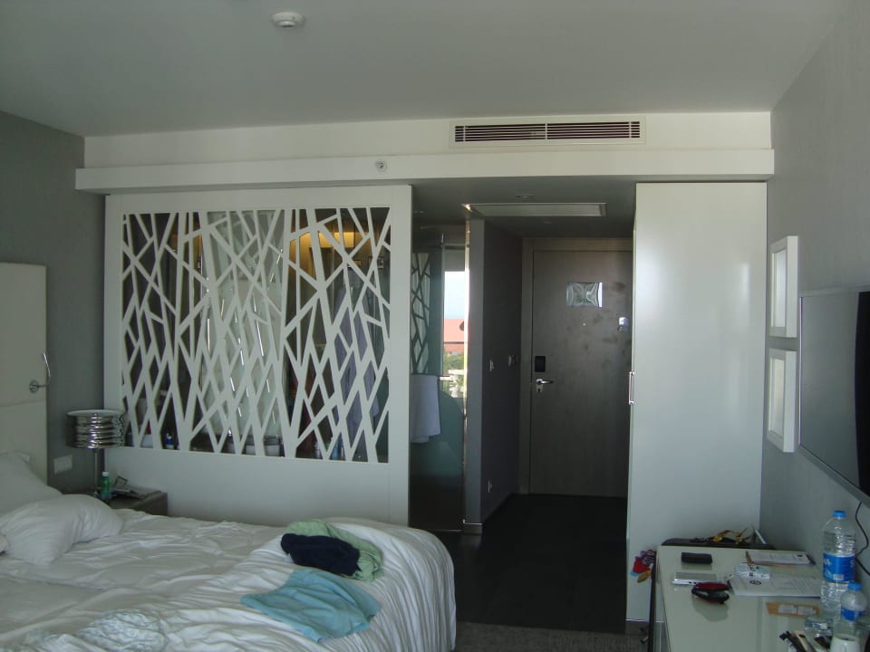 Schönes großes Zimmer The Sense Deluxe Hotel