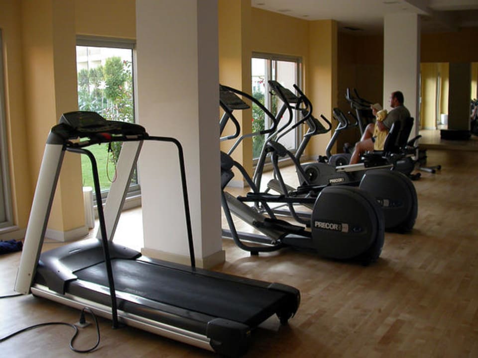 Fitnesstudio Lara Barut Collection