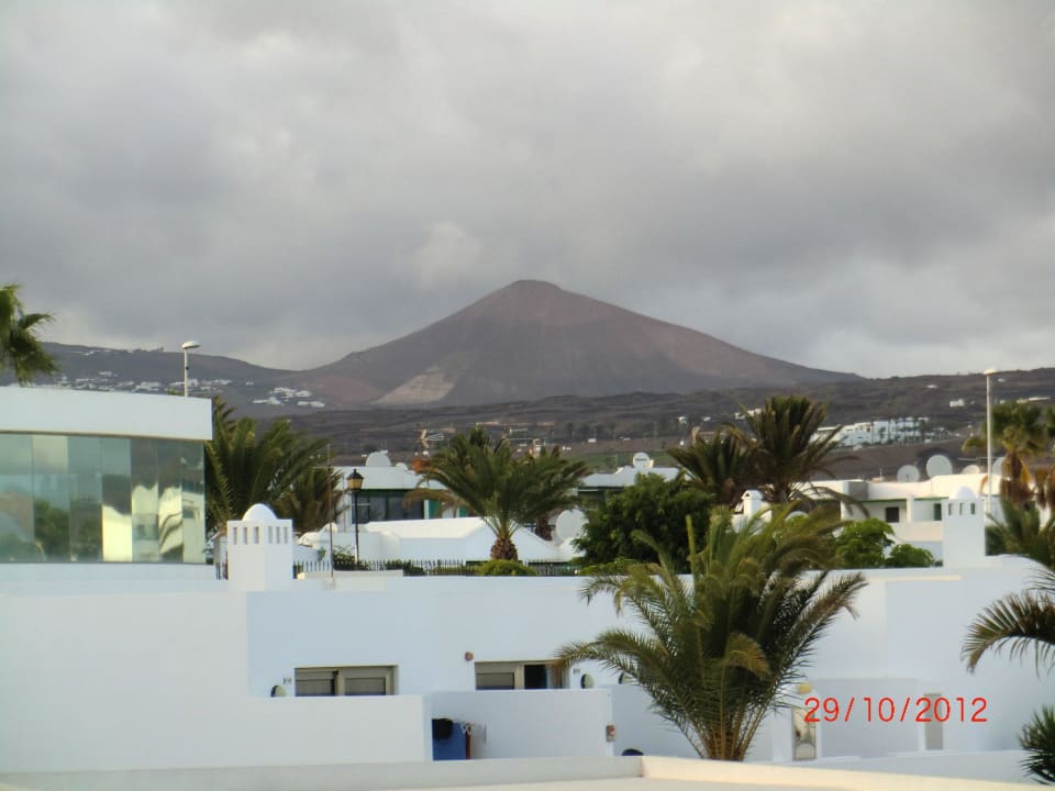 Blick vom Balkon in die Berge Hotel Las Costas