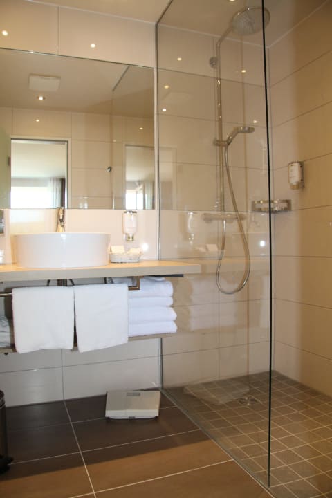 DZ Tanstein Badezimmer Pfalzblick Wald Spa Resort