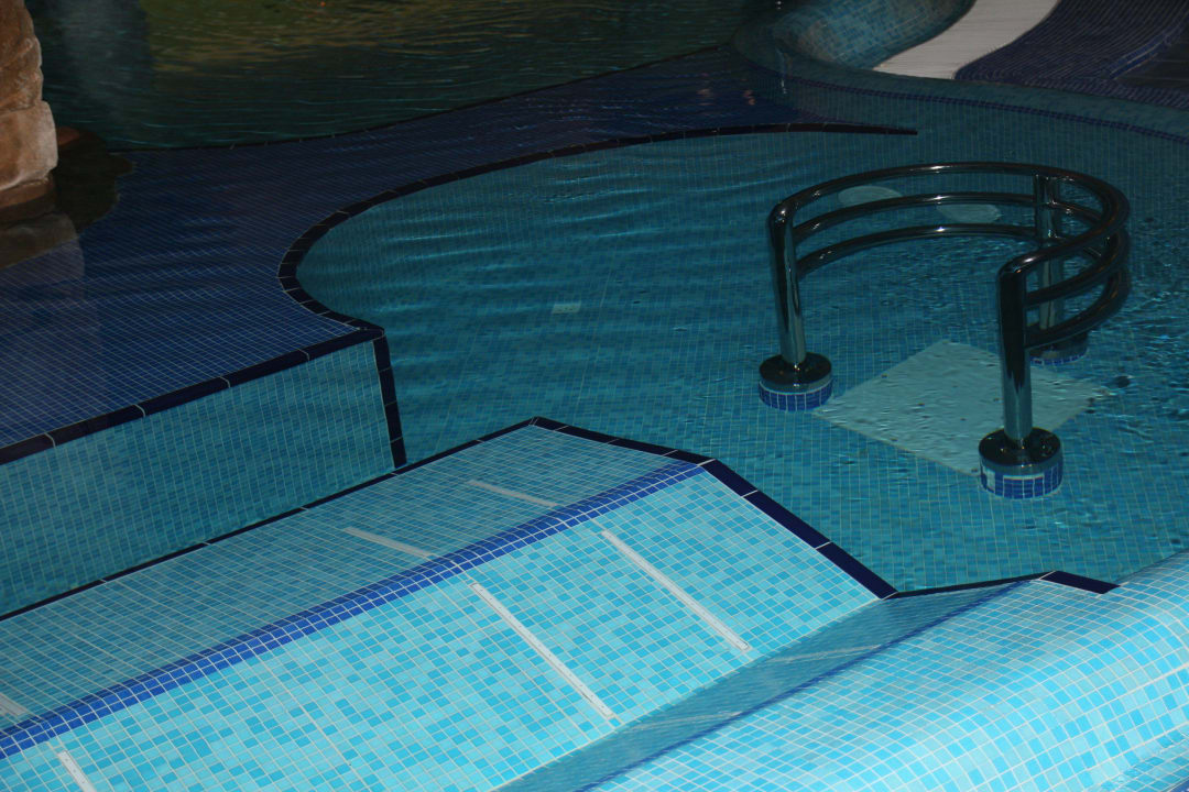 Unter Wasser Masagebank Bull Escorial & Spa