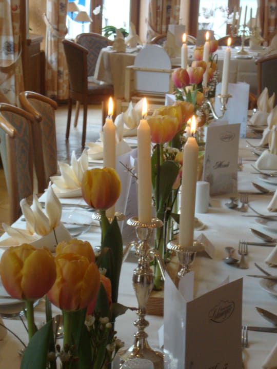 Frühlingshafte Tischdeko Hotel-Gasthof Lobmeyer