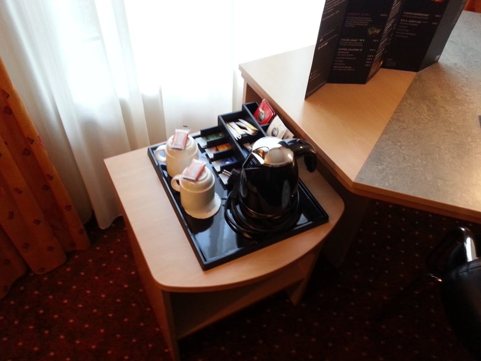 Wasserkocher für Kaffee-/ oder Teezubereitung Hotel NH Leipzig Messe