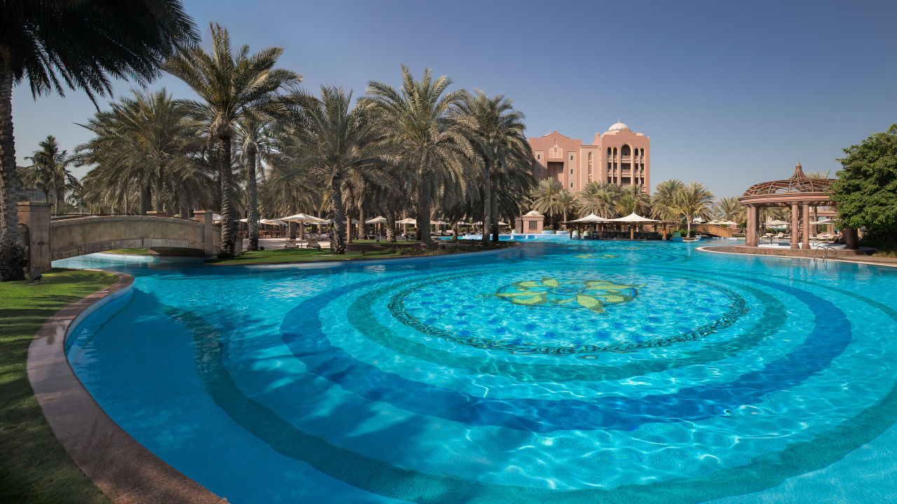 Pool Emirates Palace Mandarin Oriental