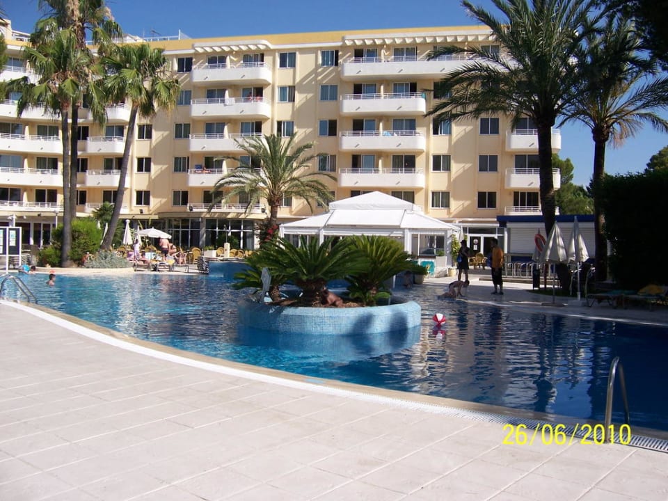 Sehr gepflegte  Poolanlage Aparthotel Ivory Playa