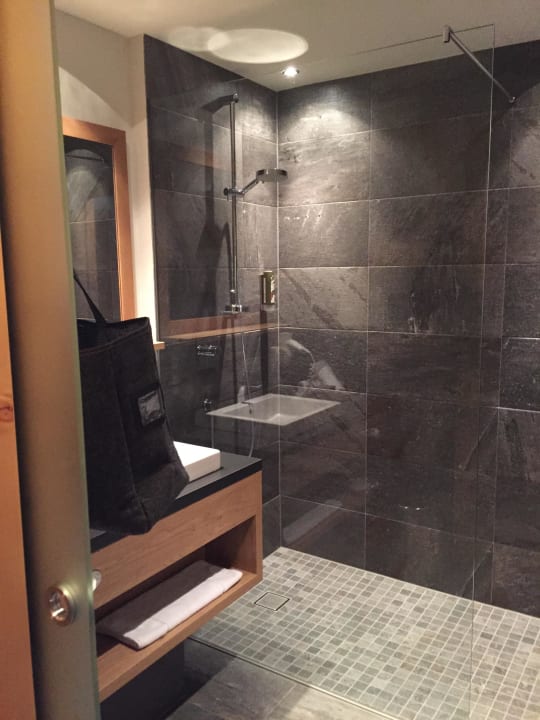 Badezimmer  Das Kaltenbach Aparthotel