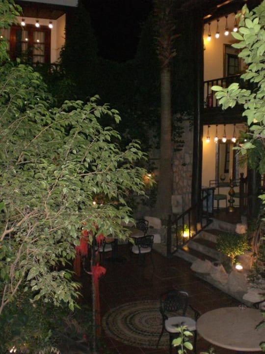 Innenhof Alp Pasa Hotel - Special Class