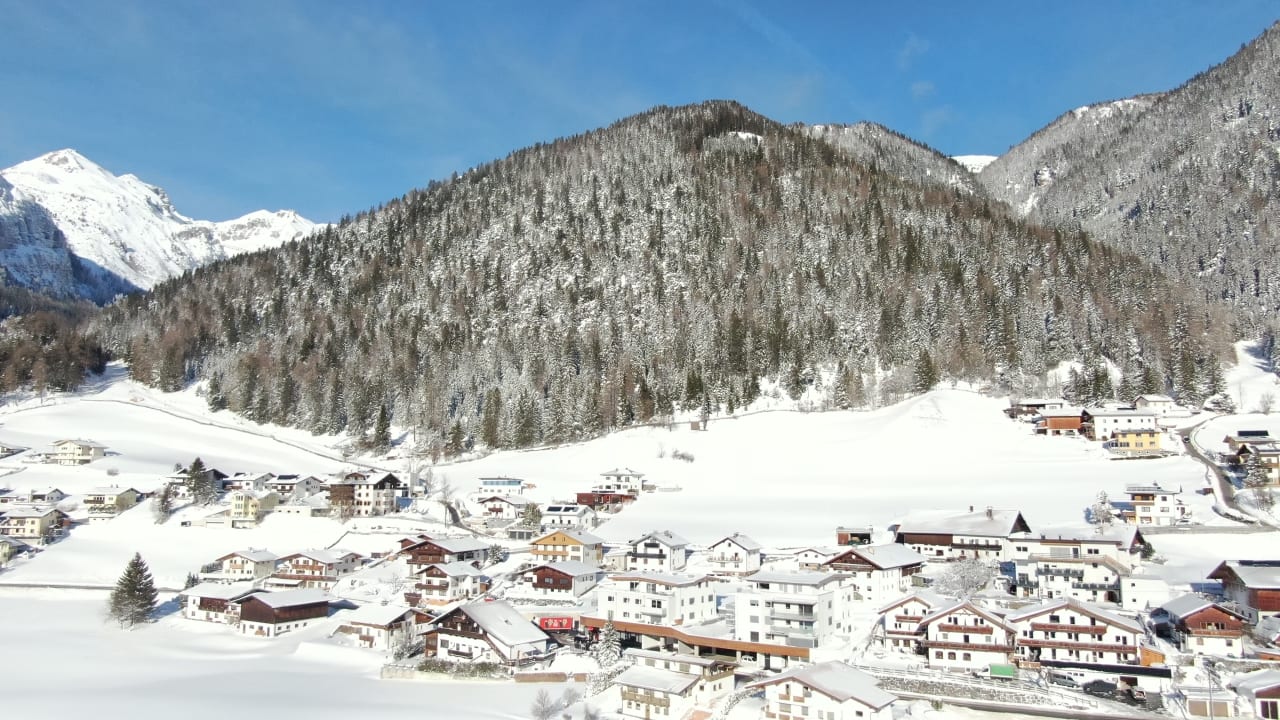 Außenansicht Hohe Burg Alpengasthof