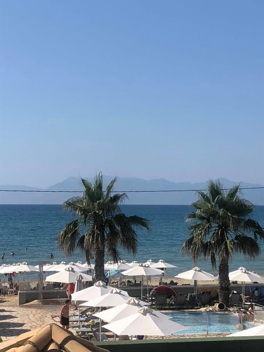 Ausblick Acharavi Beach Hotel