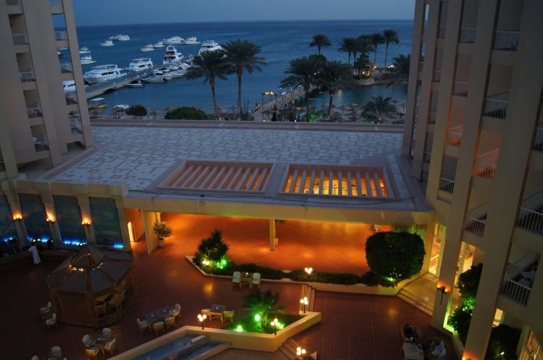 Innenhof Marriott Hurghada Beach Resort