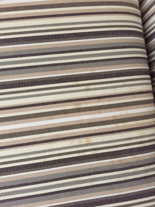 Verunreinigtes Mobilar Mövenpick Hotel Sukhumvit 15 Bangkok