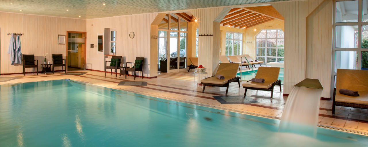 Pool Hotel Quellenhof