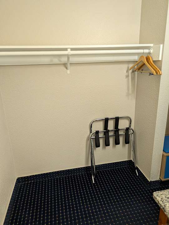 Zimmer Days Inn by Wyndham Ridgecrest near China Lake Naval Station