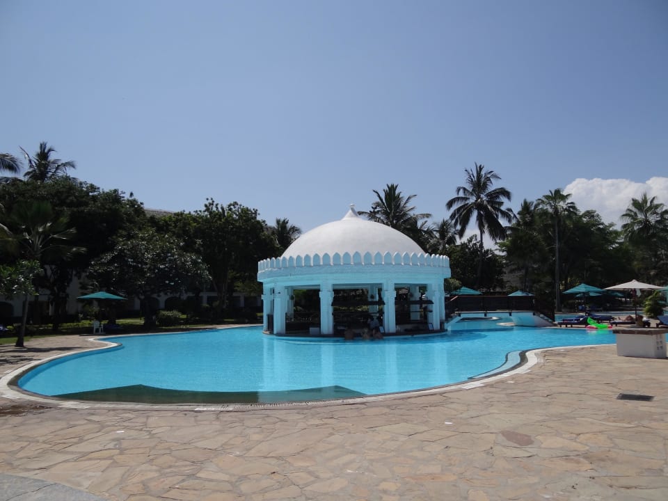 Pool Hotel Southern Palms Beach Resort