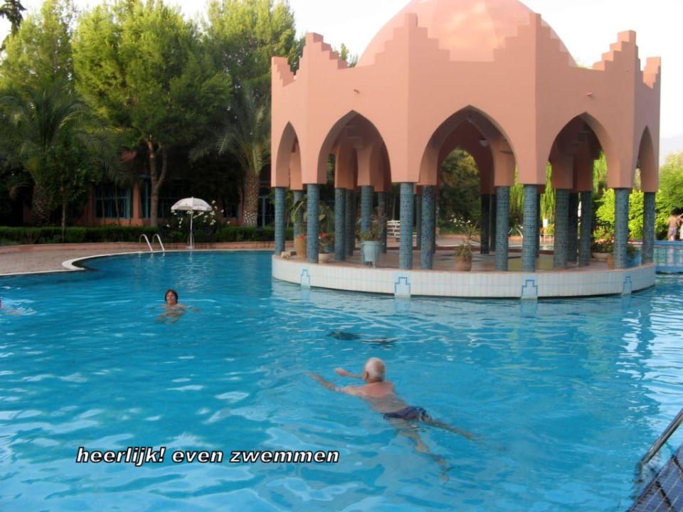 Zwembad Hotel Le Tazarkount