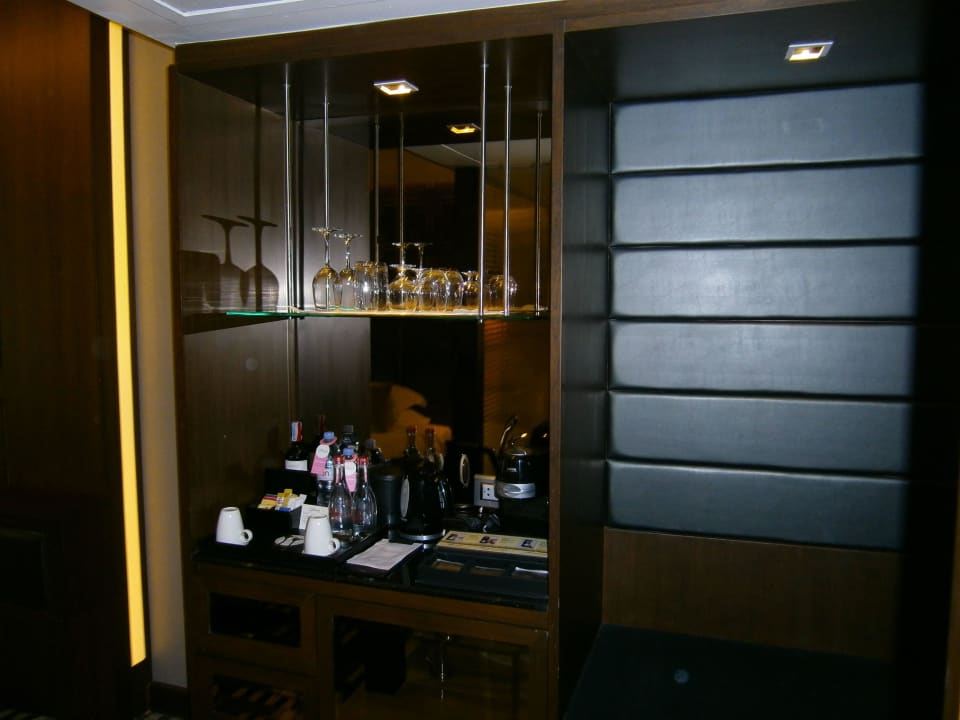 Minibar The Landmark Bangkok