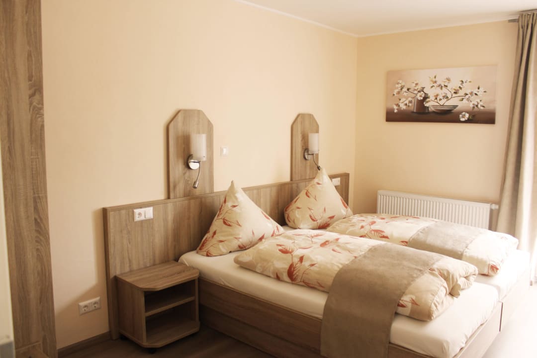 Doppelzimmer Comfort Hotel Garni Wurster Kroog