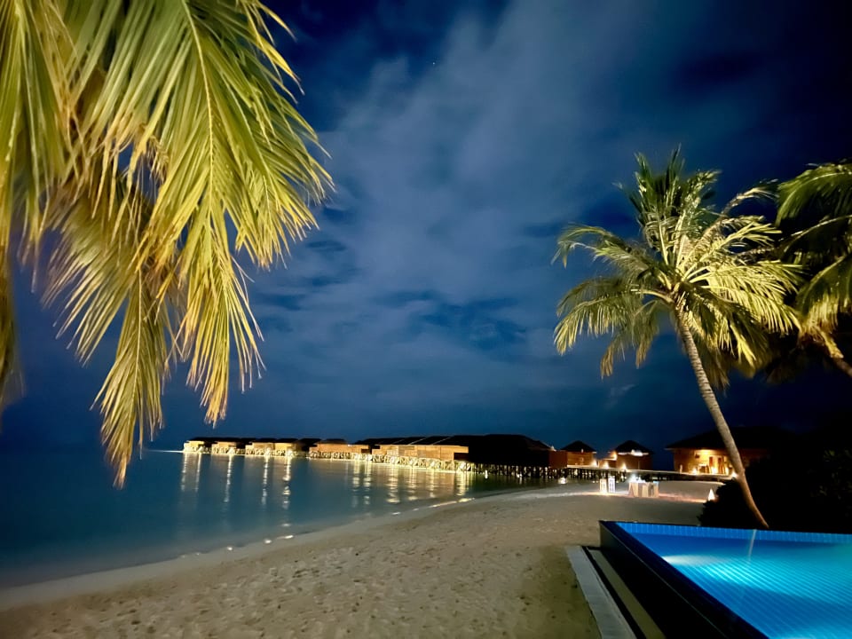 Außenansicht Vilamendhoo Island Resort & Spa