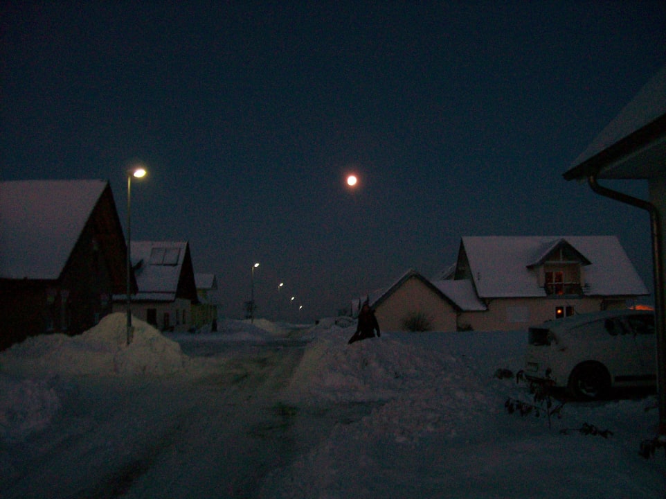 Vollmond im Winter gesehen vom Haus am Hahnenberg Gästehaus Haus am Hahnenberg