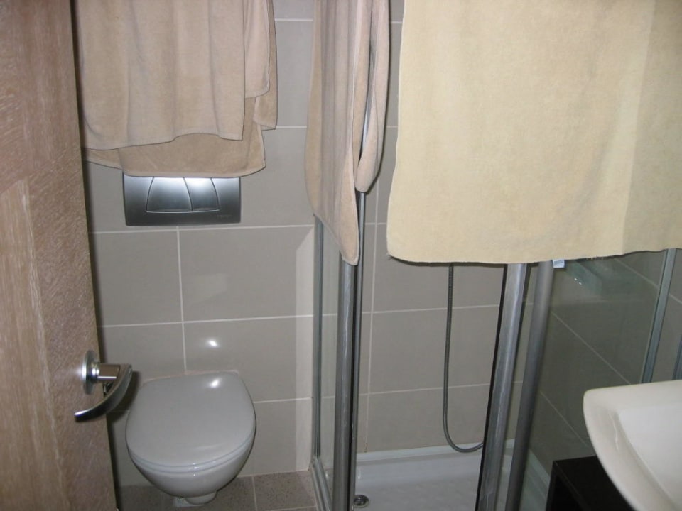 Bad Royal Wings Hotel