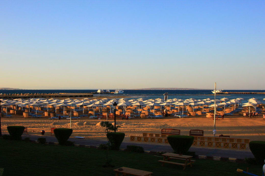 Blick zum Strand vom 4000 Block Pickalbatros Dana Beach Resort - Hurghada