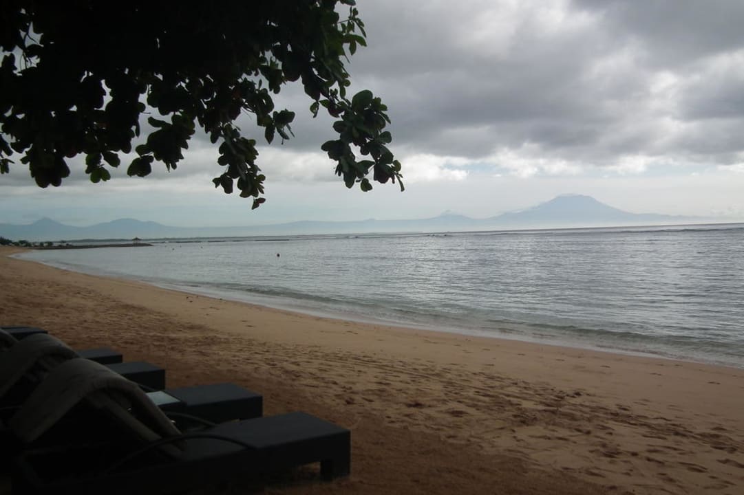 Auch so kann es am Strand aussehen The Laguna A Luxury Collection Resort & Spa