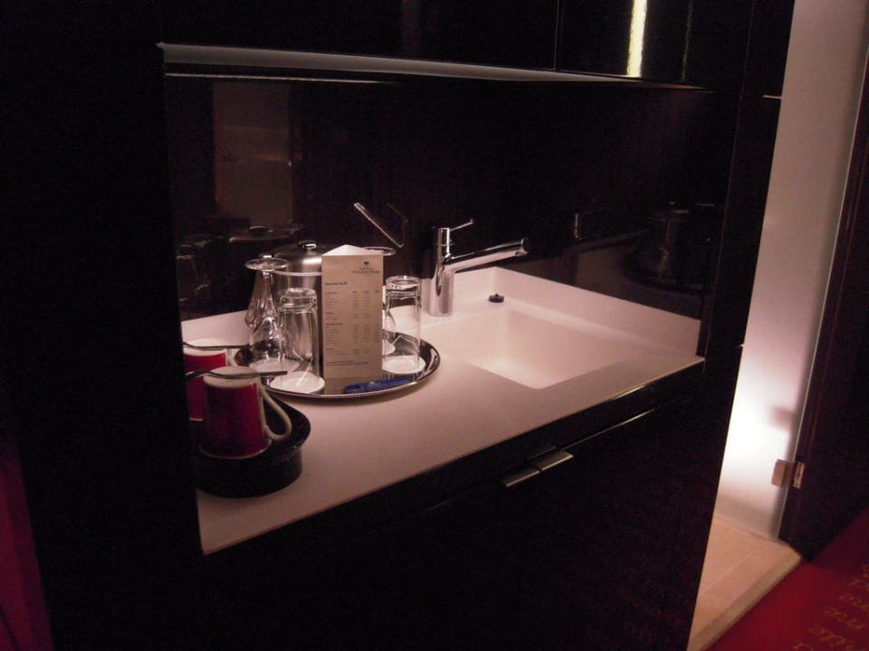 Teeküche im Zimmer Park Plaza Westminster Bridge London