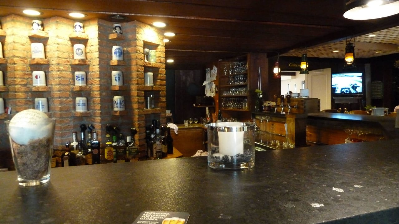 Gemütliche Bar und Rezeption Schlüters Gasthof