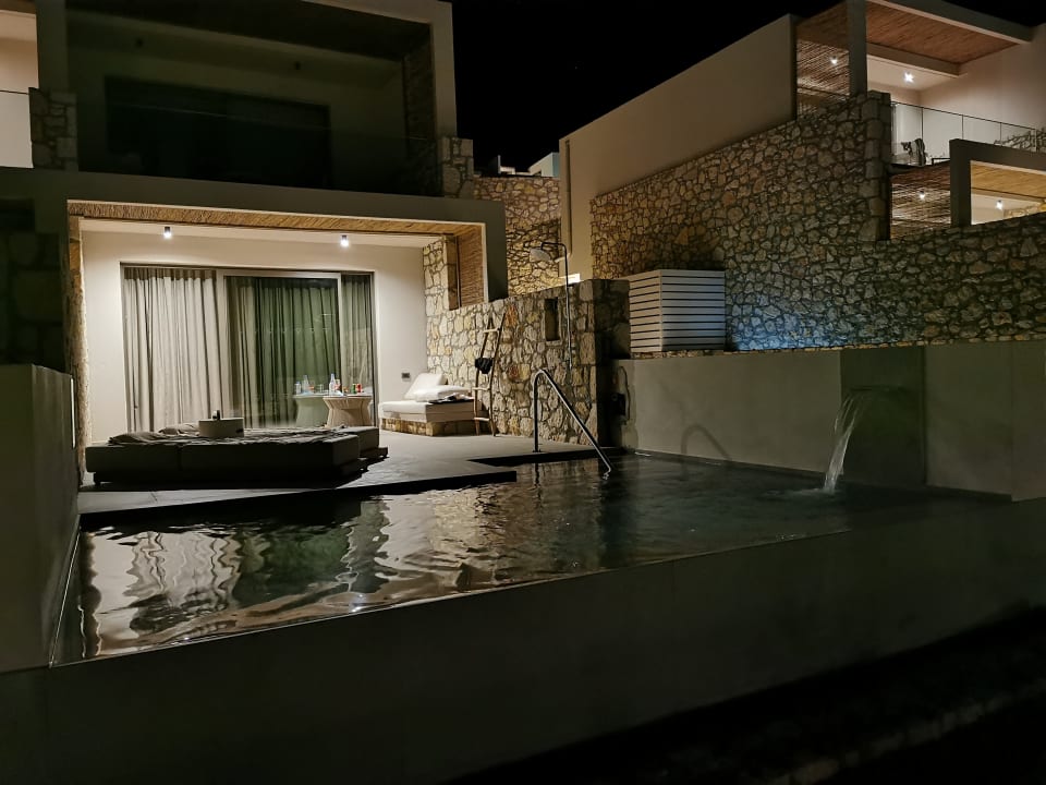 Zimmer The Royal Senses Resort, Curio Collection by Hilton