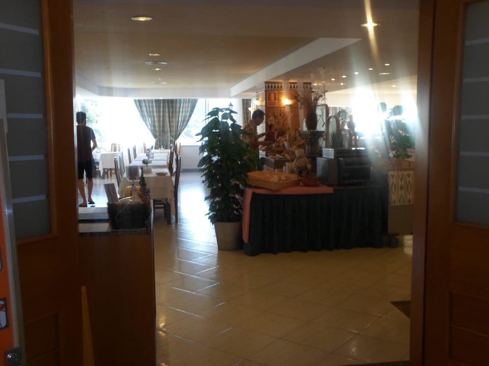 Der Eingang zum Restaurant Flipflop Cala Romantica