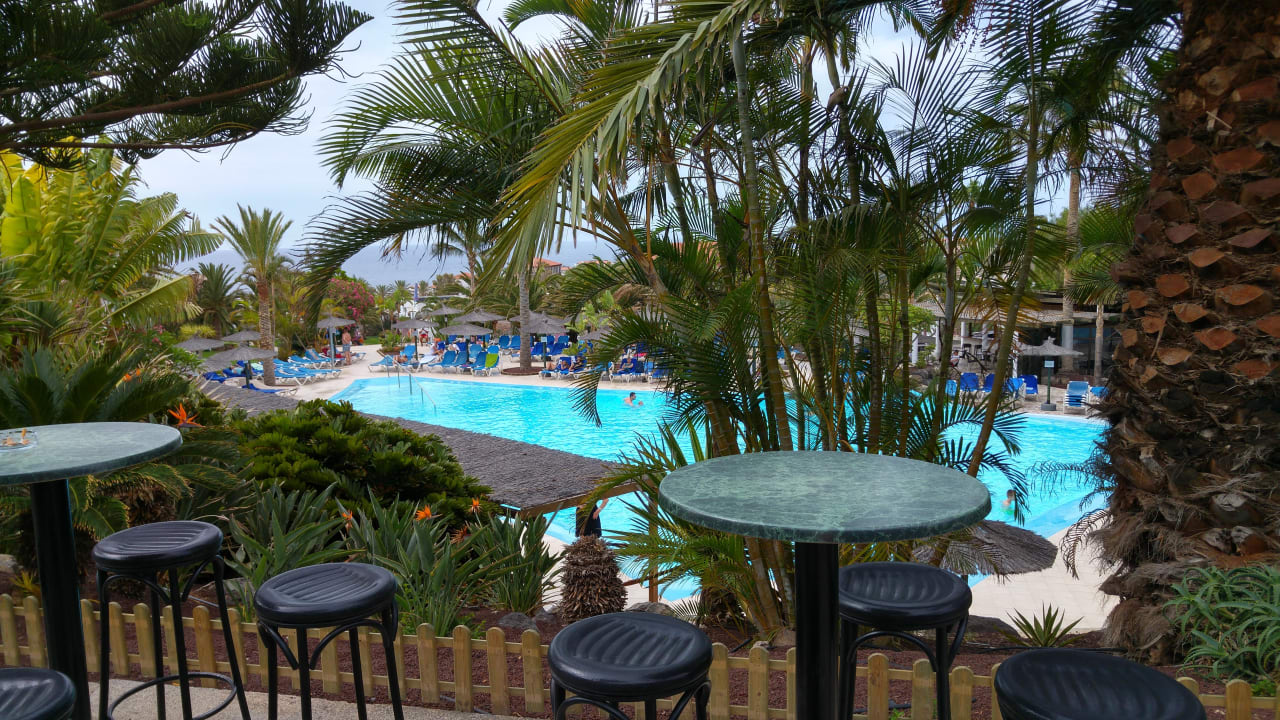 Bar mit Blick auf Pool allsun App.-Hotel Esquinzo Beach