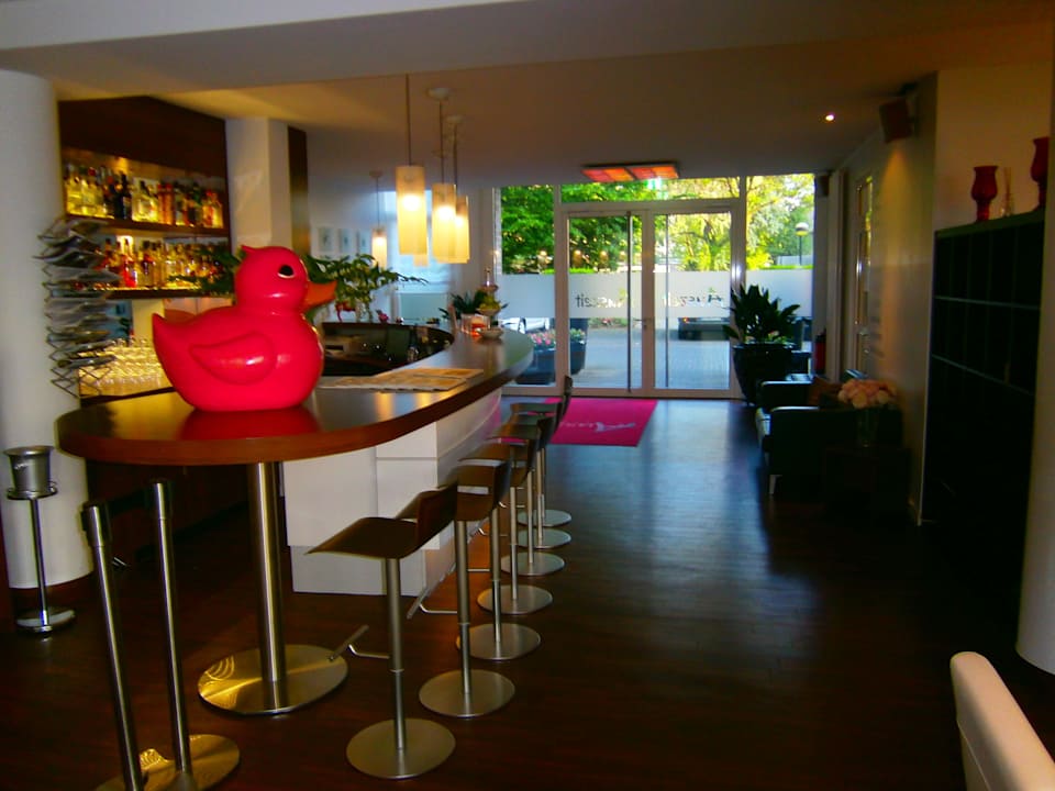 Haupteingang, Empfang und Bar  Auszeit Hotel Düsseldorf