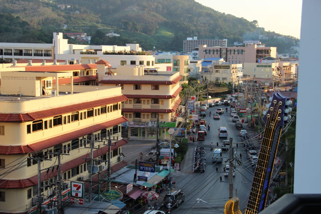 Ausblick vom Zimmer Swissotel Resort Phuket Patong Beach
