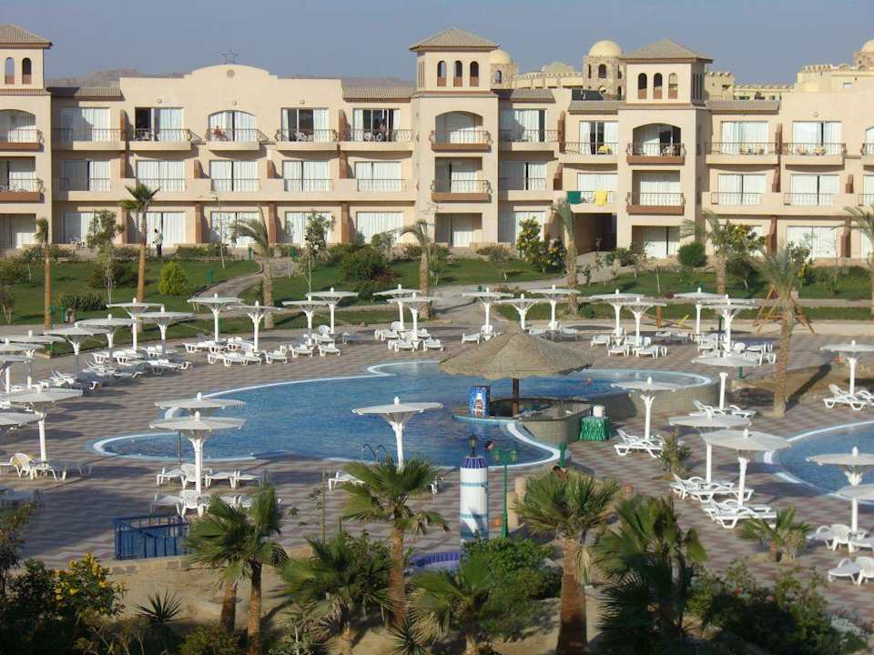 Hotel Pensée Royal Garden Beach Resort
