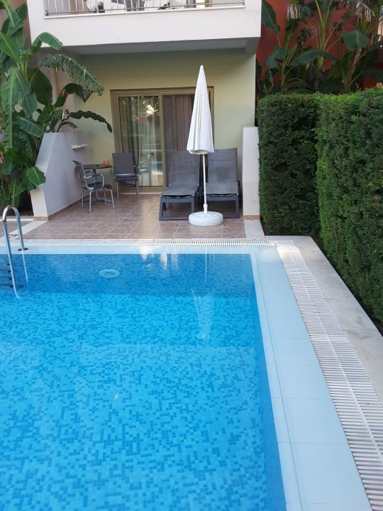 Swim-up Pool Barut Hemera