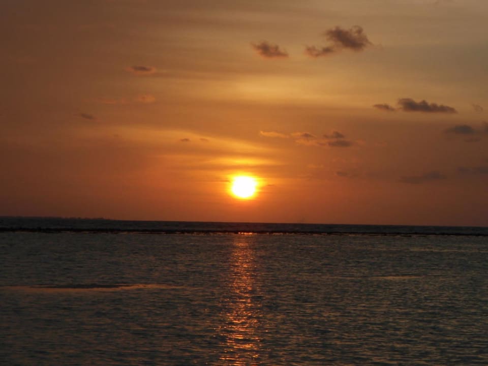 Der tägliche Sonnenuntergang Kuramathi Maldives