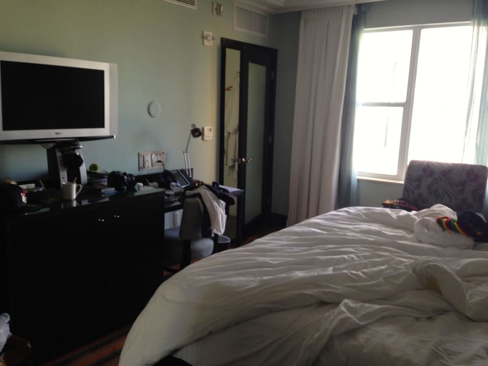 Zimmer mit Aussicht zur Stadt  The Palms Hotel & Spa