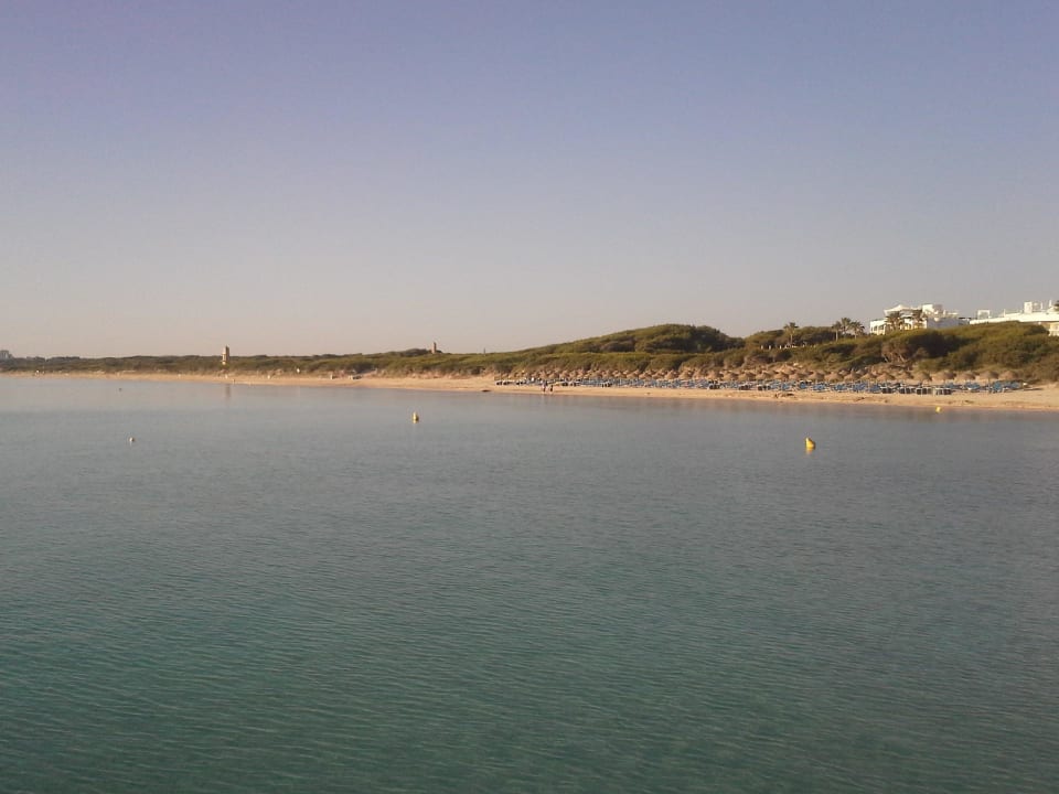 Blick vom Steg in Richtung Strand Zafiro Bahia