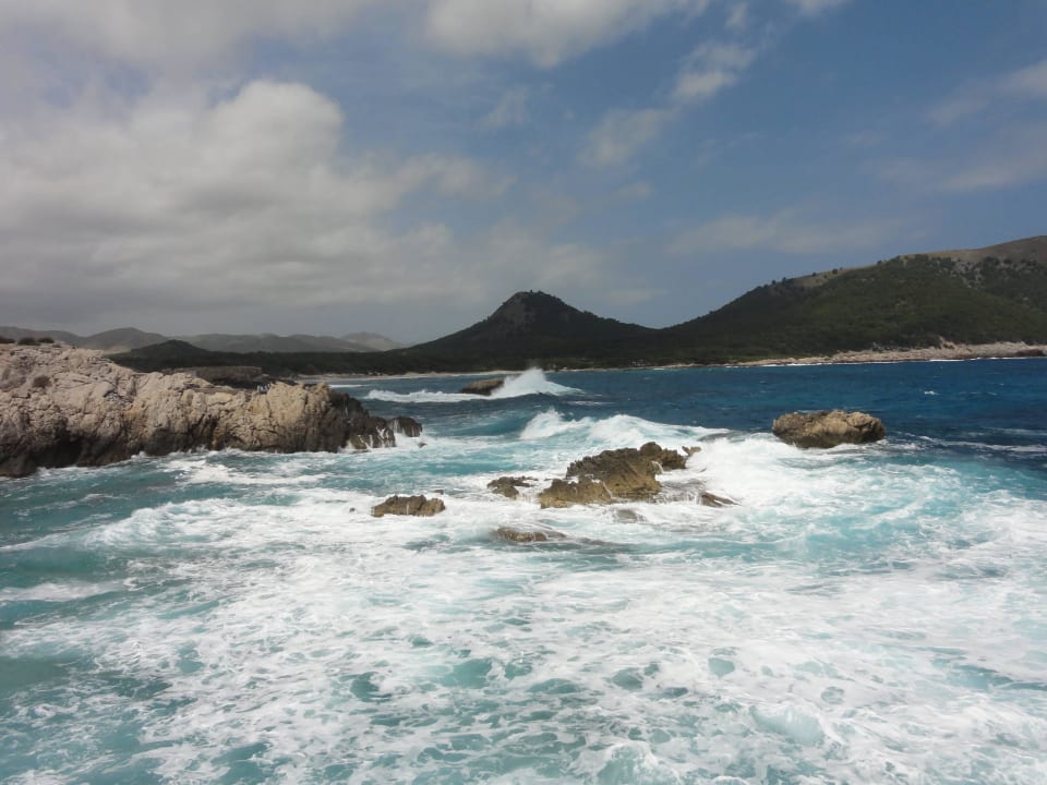 Wellengang an der Tauchschule  Hotel Na Forana