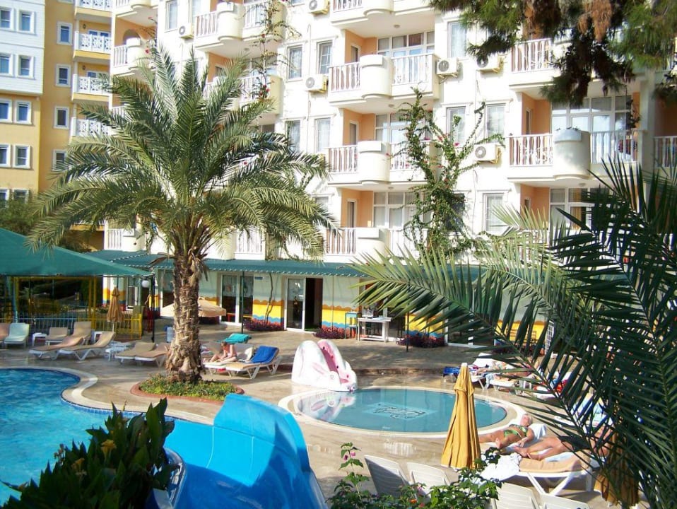 Kinderbecken mit Rutschenpool Hotel Club Paradiso