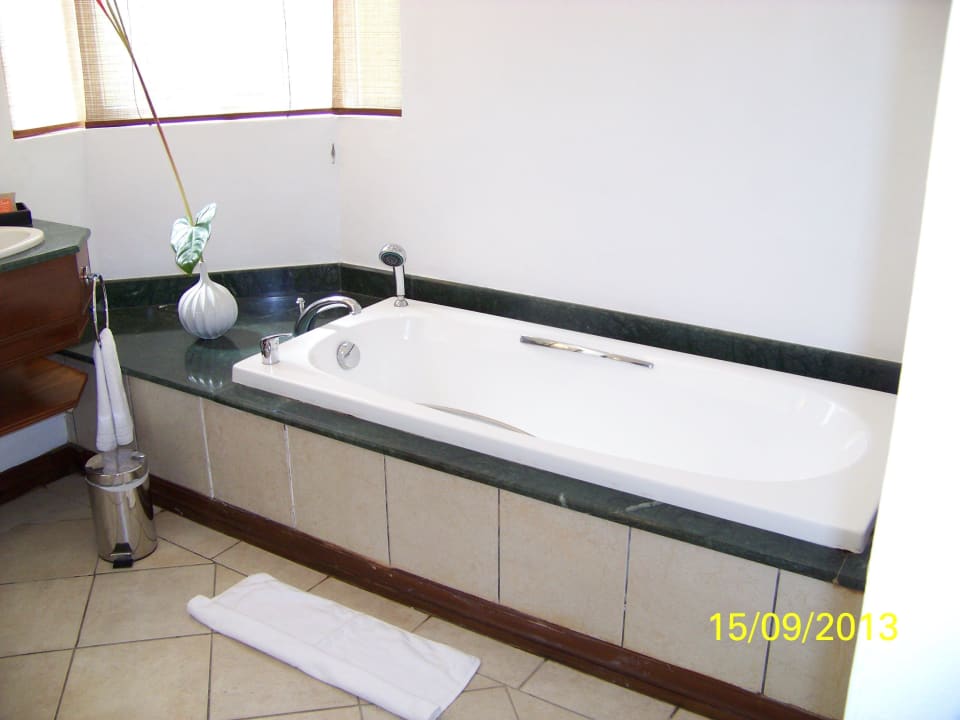 Grosse Badewanne  Sands Suites Resort & Spa