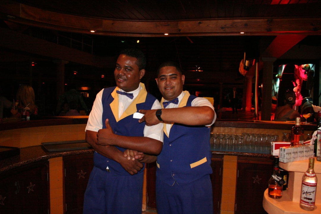 Bar an der Showbühne vom Punta Cana-Dominicana Iberostar Waves Punta Cana