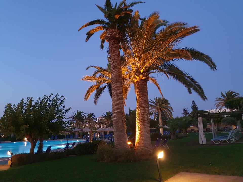 Gartenanlage Anissa Beach & Village