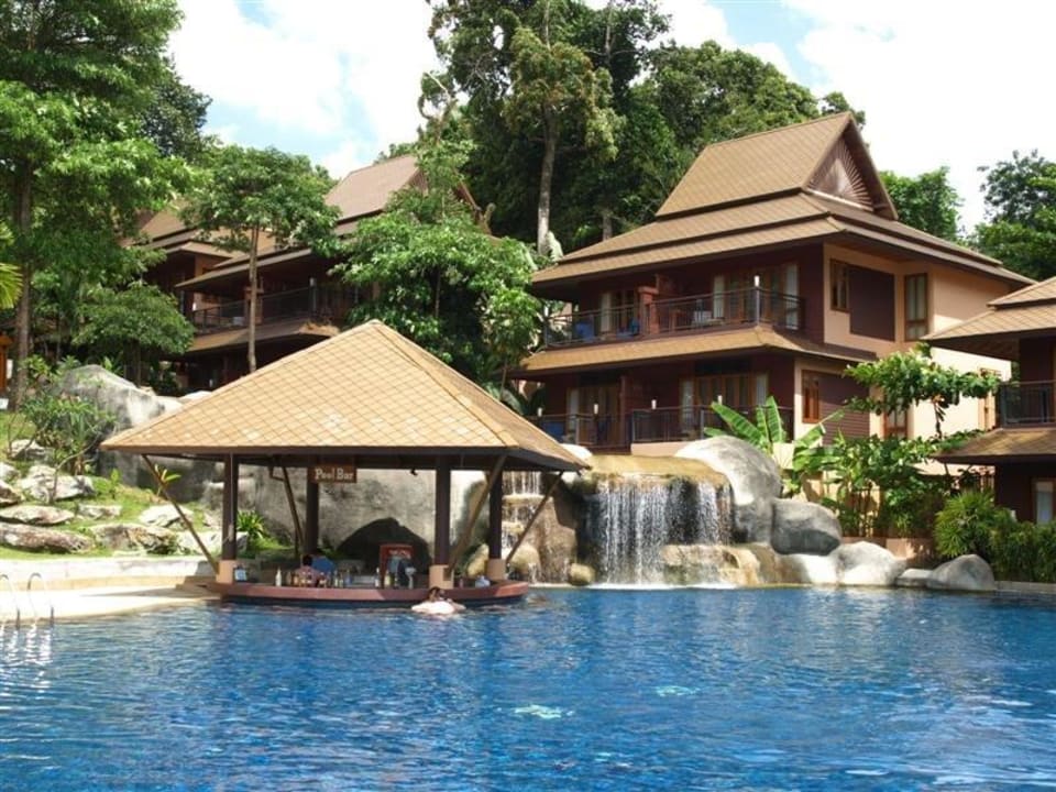Pool mit Swim-up Bar Khao Lak Merlin Resort