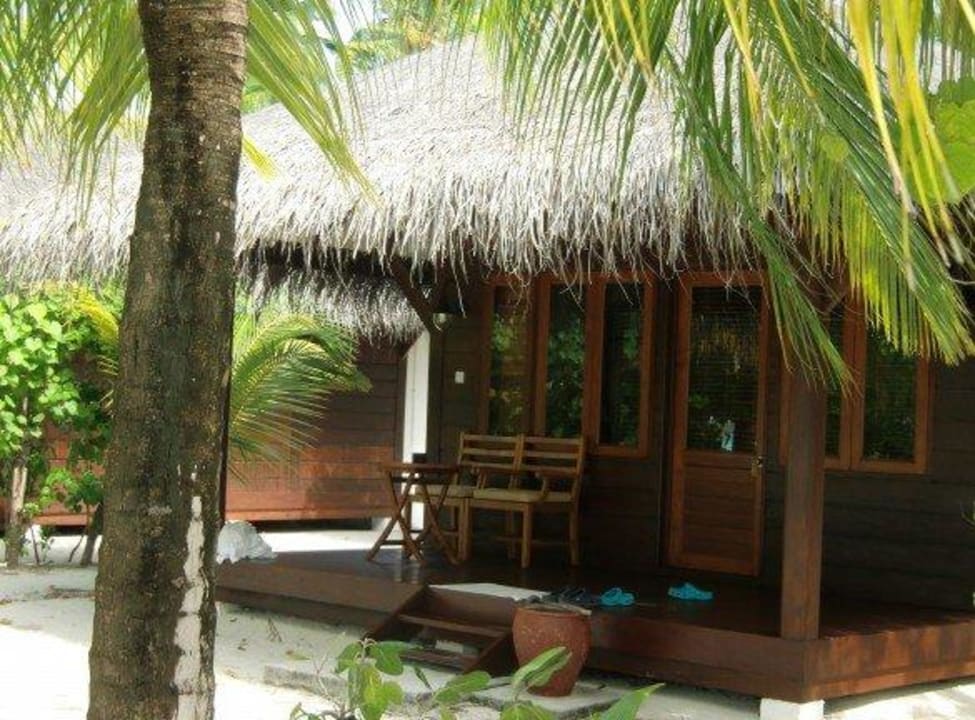 Deluxe Bungalow von aussen Filitheyo Island Resort