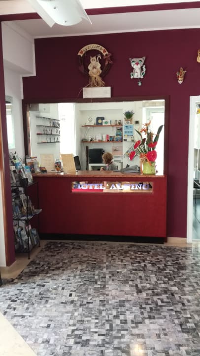 Lobby Hotel Alpino